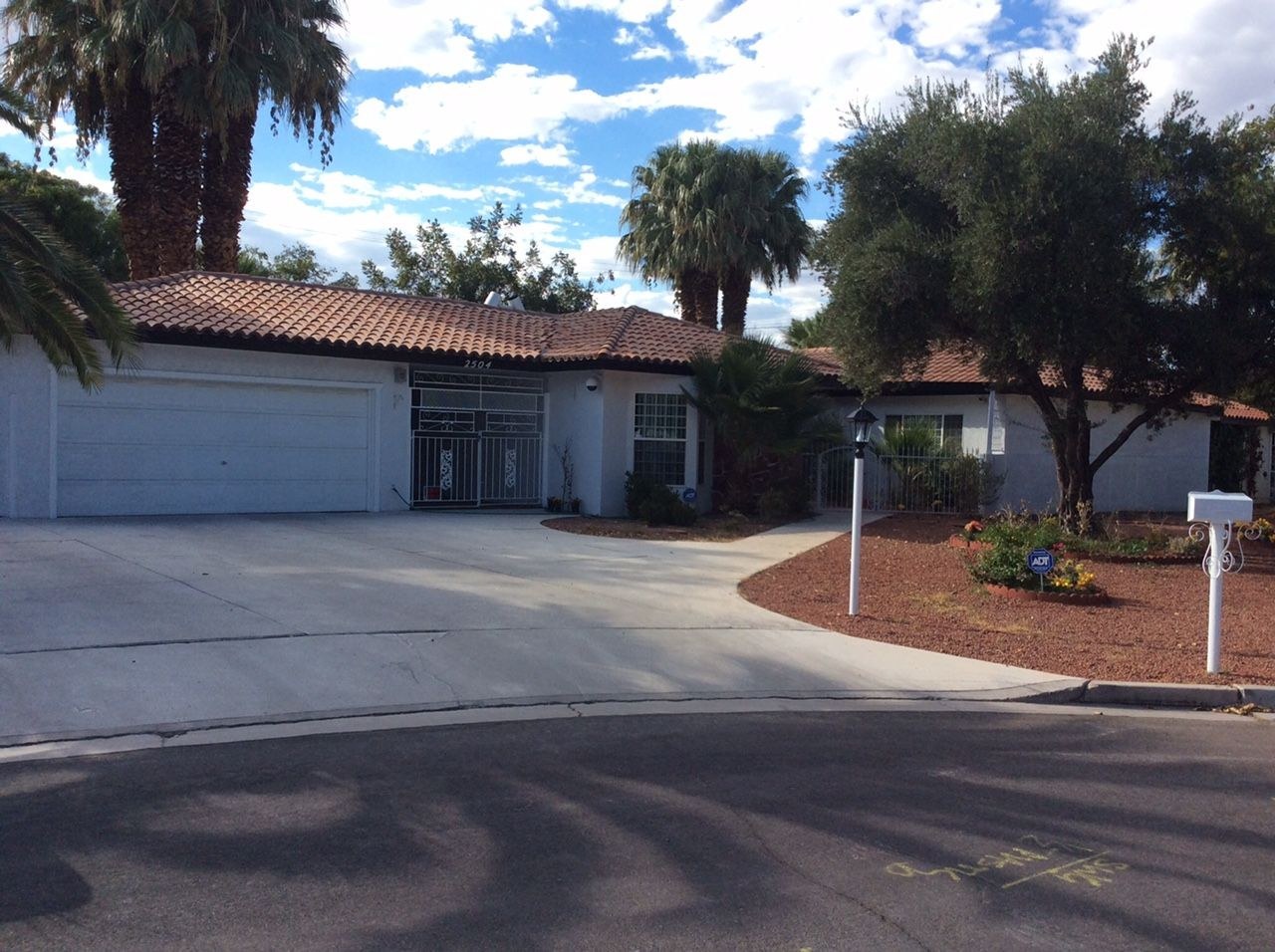 2504 property exterior