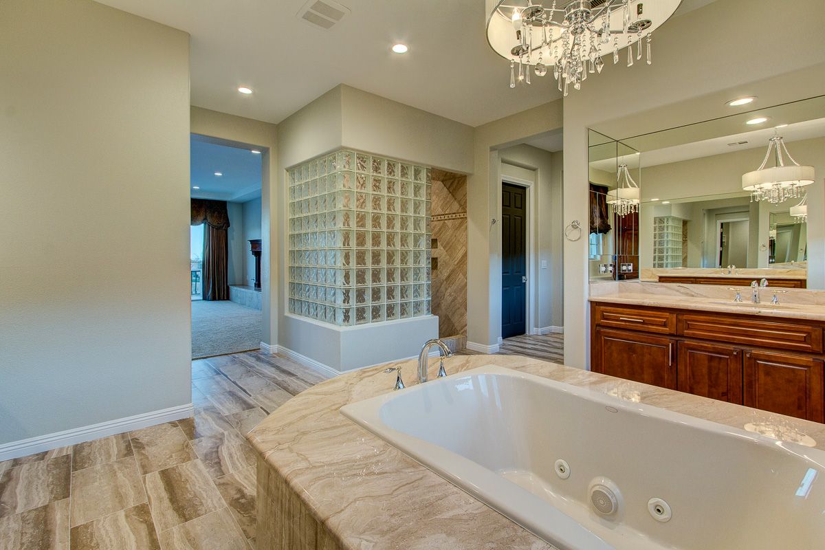 Master Bathroom Master Bathroom